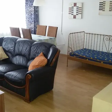 Easy-bedsit 1 *